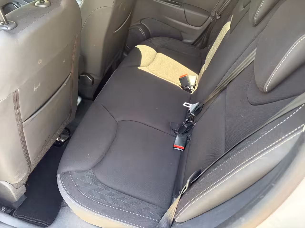 Renault Clio Estate 0.9 TCe Limited | Orig. NL Auto | 2de Eigenaar | Airco | Cruise | Dakrails | Navi | PDC Ac