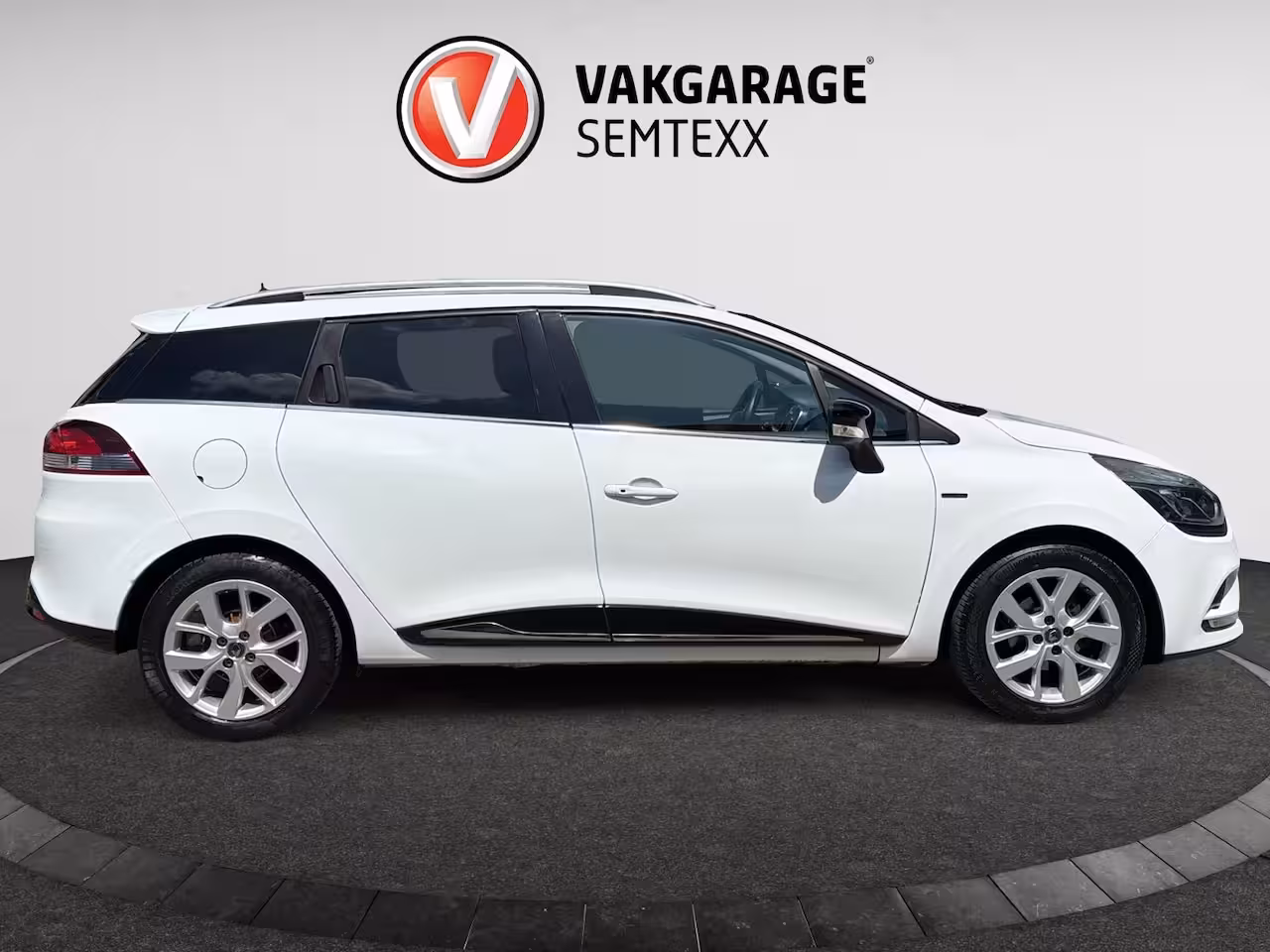Renault Clio Estate 0.9 TCe Limited | Orig. NL Auto | 2de Eigenaar | Airco | Cruise | Dakrails | Navi | PDC Ac