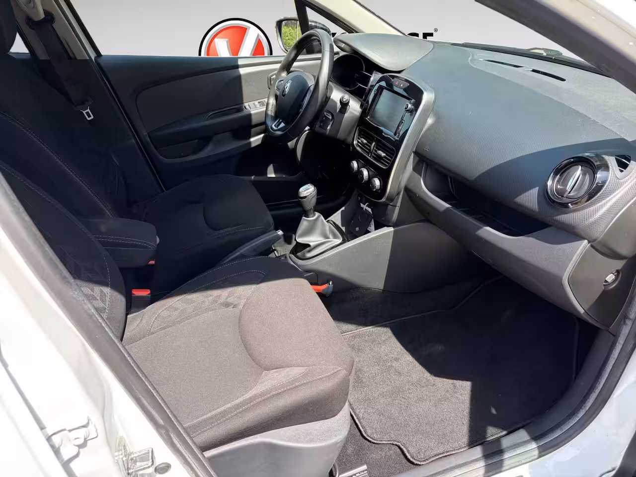 Renault Clio Estate 0.9 TCe Limited | Orig. NL Auto | 2de Eigenaar | Airco | Cruise | Dakrails | Navi | PDC Ac