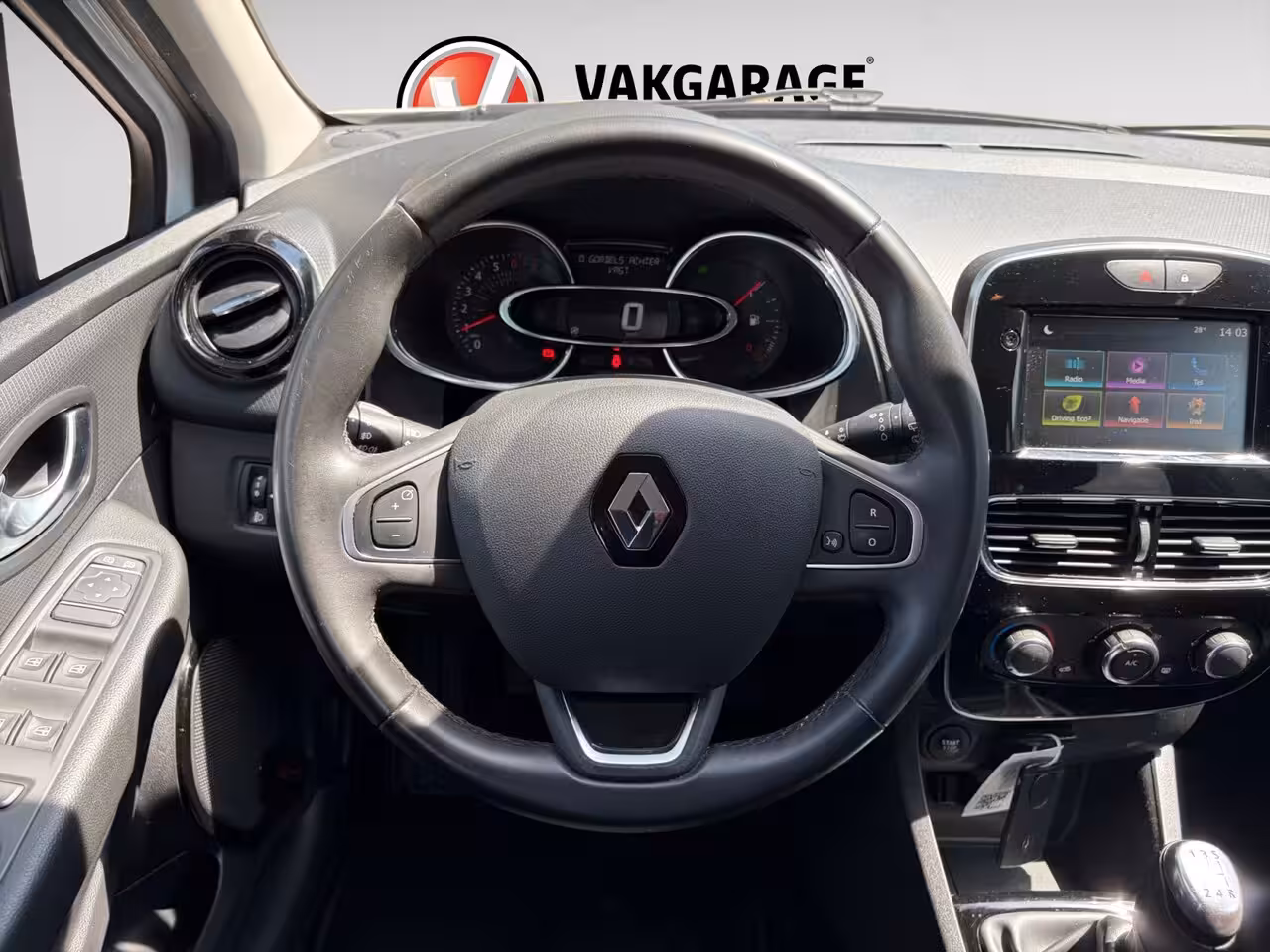 Renault Clio Estate 0.9 TCe Limited | Orig. NL Auto | 2de Eigenaar | Airco | Cruise | Dakrails | Navi | PDC Ac