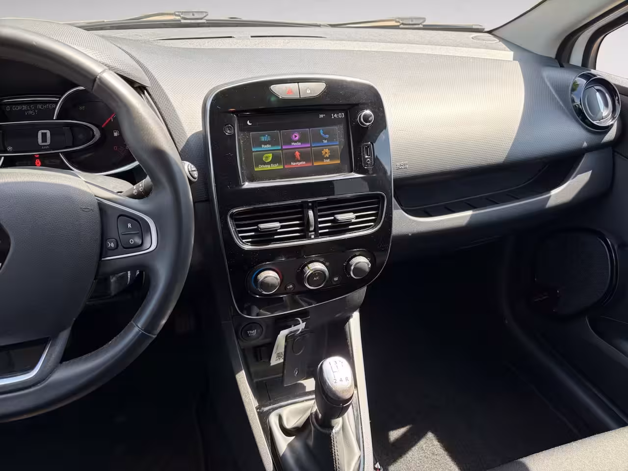Renault Clio Estate 0.9 TCe Limited | Orig. NL Auto | 2de Eigenaar | Airco | Cruise | Dakrails | Navi | PDC Ac
