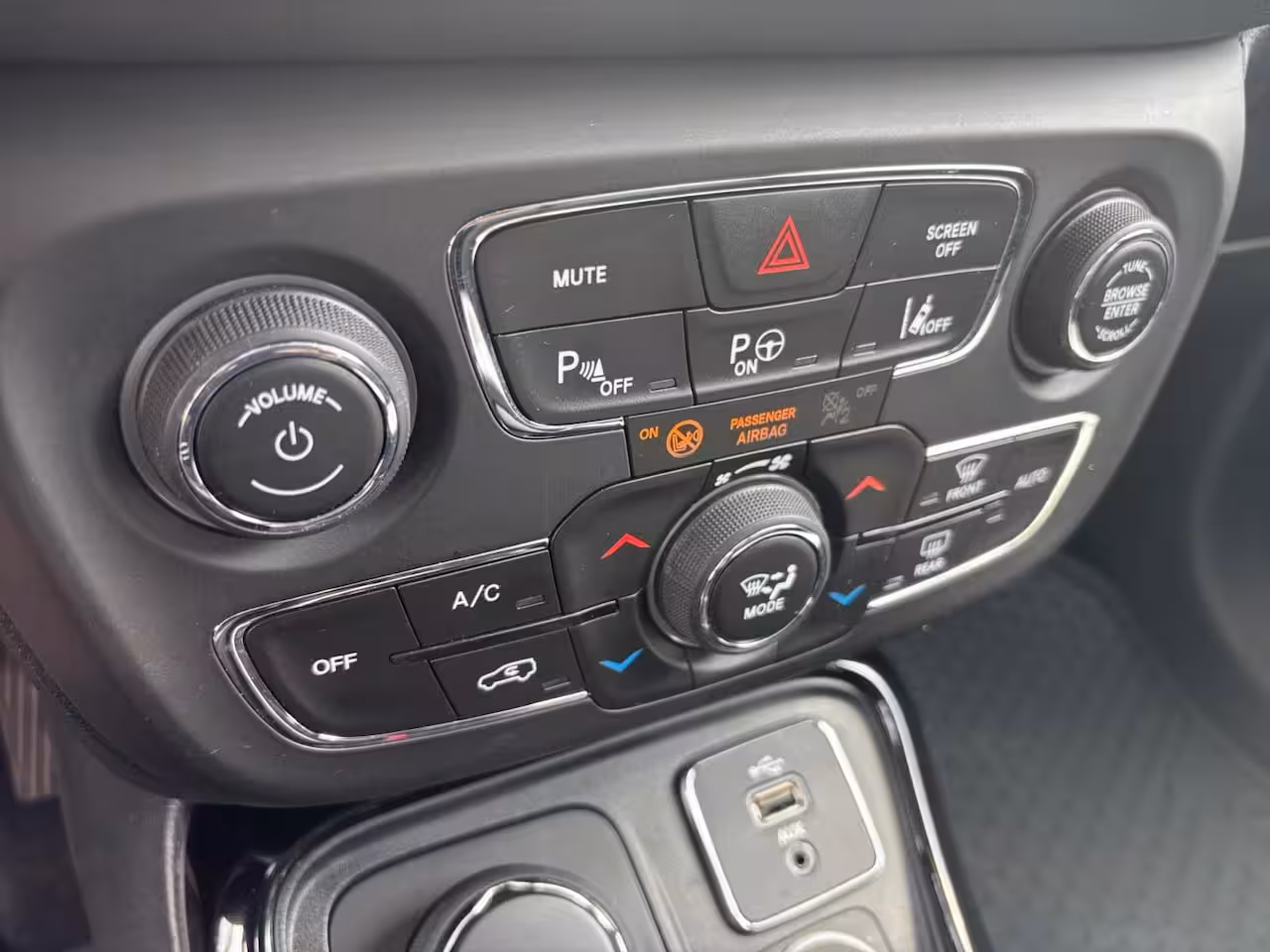 Jeep Compass 1.4 MultiAir Limited 4x4 |Automaat| Camera| Navi | LED | Stuurwiel Verwarming | Stoel Verw