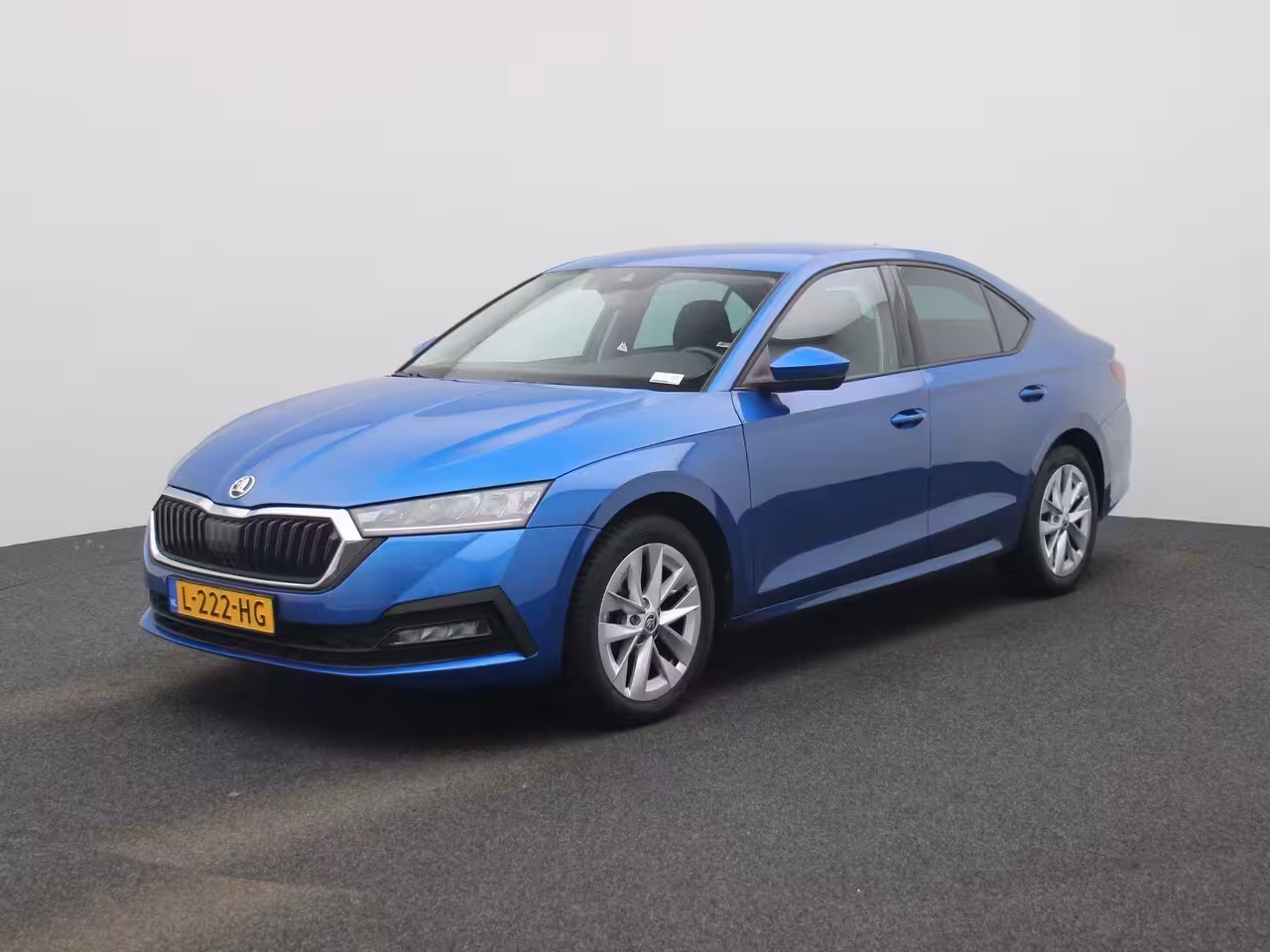 Skoda Octavia 1.0 e-TSI Business Edition | ELEKTR. ACHTERKLEP | STOELVERWARMING | PARKEERSENSOREN VOOR E