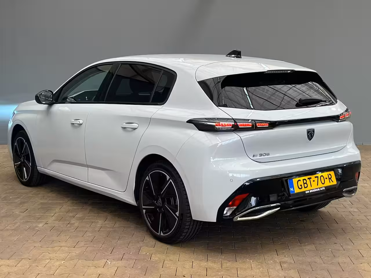 Peugeot E-308 Allure EV 54 kWh Camera | Digitaal Dashboard | Adaptieve Cruise | Carplay | Climate | 18"