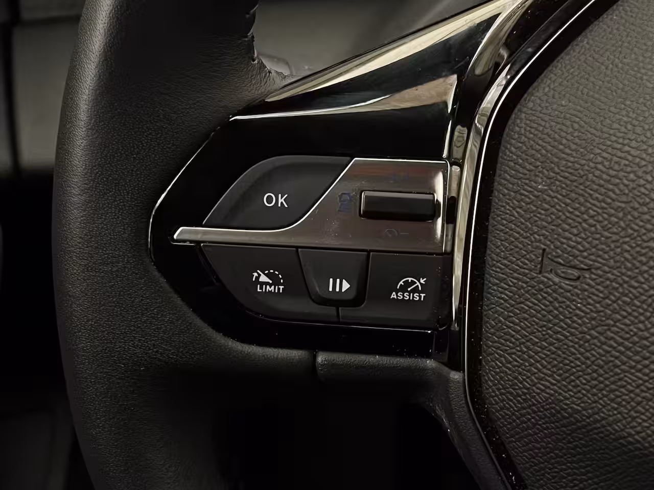 Peugeot E-308 Allure EV 54 kWh Camera | Digitaal Dashboard | Adaptieve Cruise | Carplay | Climate | 18"