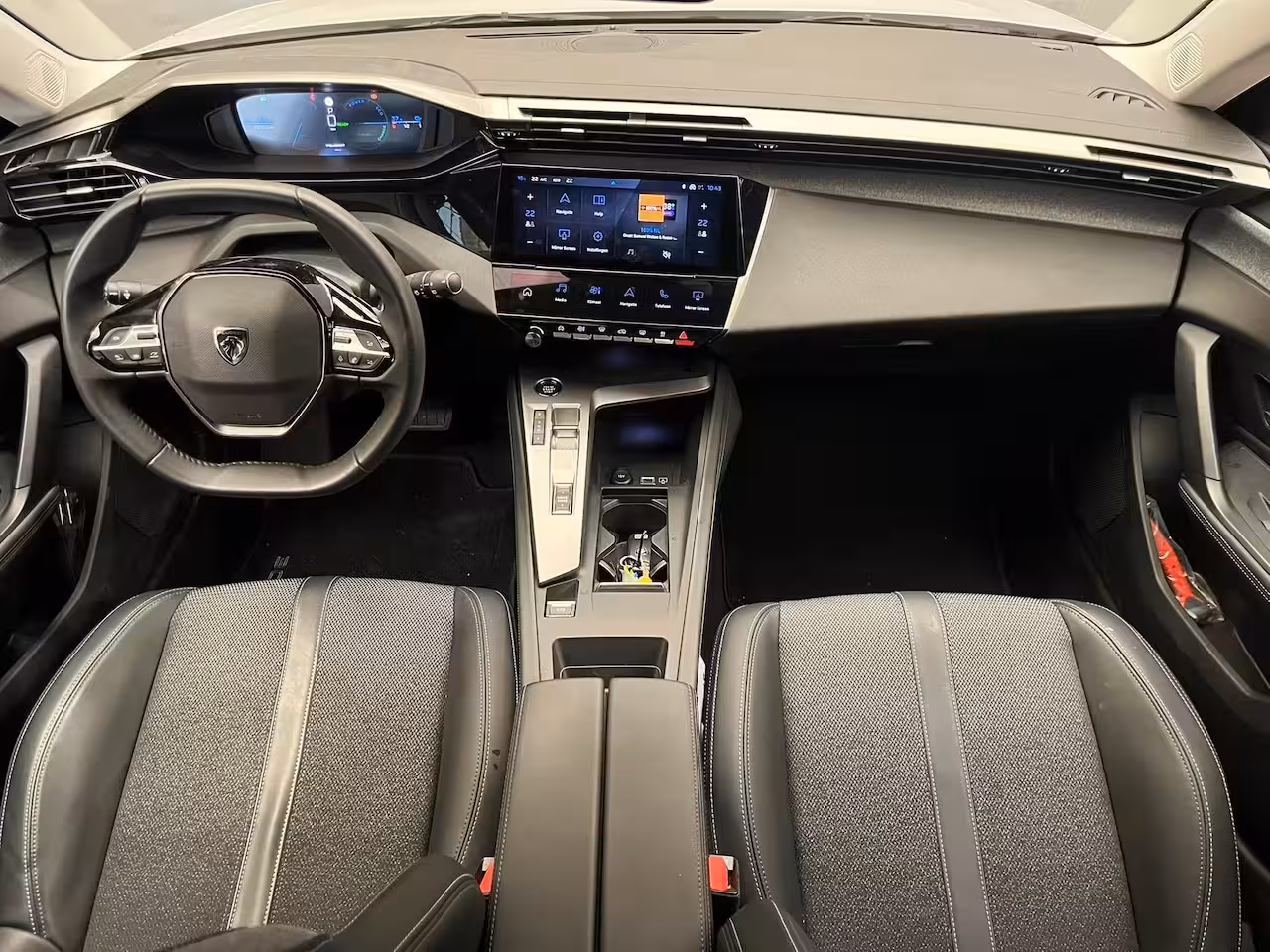 Peugeot E-308 Allure EV 54 kWh Camera | Digitaal Dashboard | Adaptieve Cruise | Carplay | Climate | 18"