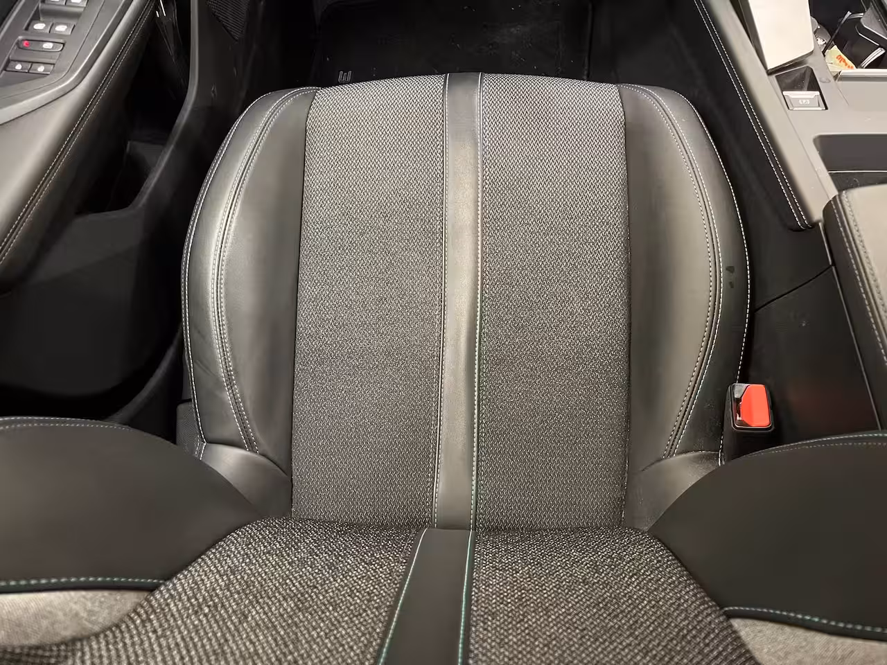 Peugeot E-308 Allure EV 54 kWh Camera | Digitaal Dashboard | Adaptieve Cruise | Carplay | Climate | 18"