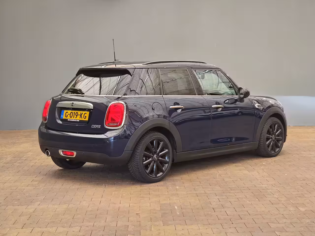 Mini 5-Deurs 1.5 Cooper Chili Luxe Lederen Bekleding | 17" Lichtmetaal | Camera | Parkeersensoren Rondo