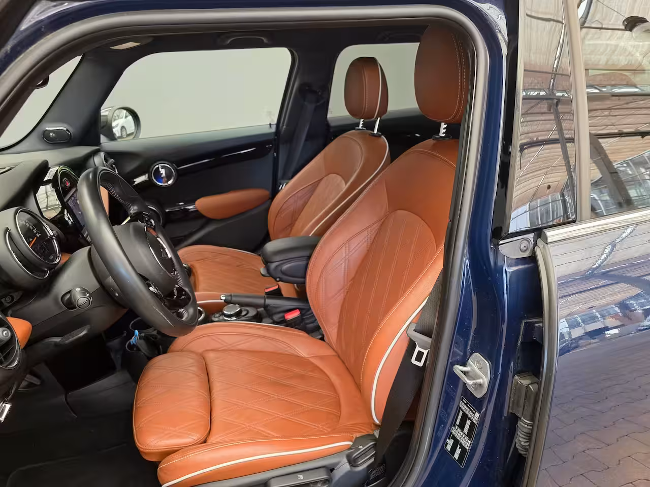 Mini 5-Deurs 1.5 Cooper Chili Luxe Lederen Bekleding | 17" Lichtmetaal | Camera | Parkeersensoren Rondo