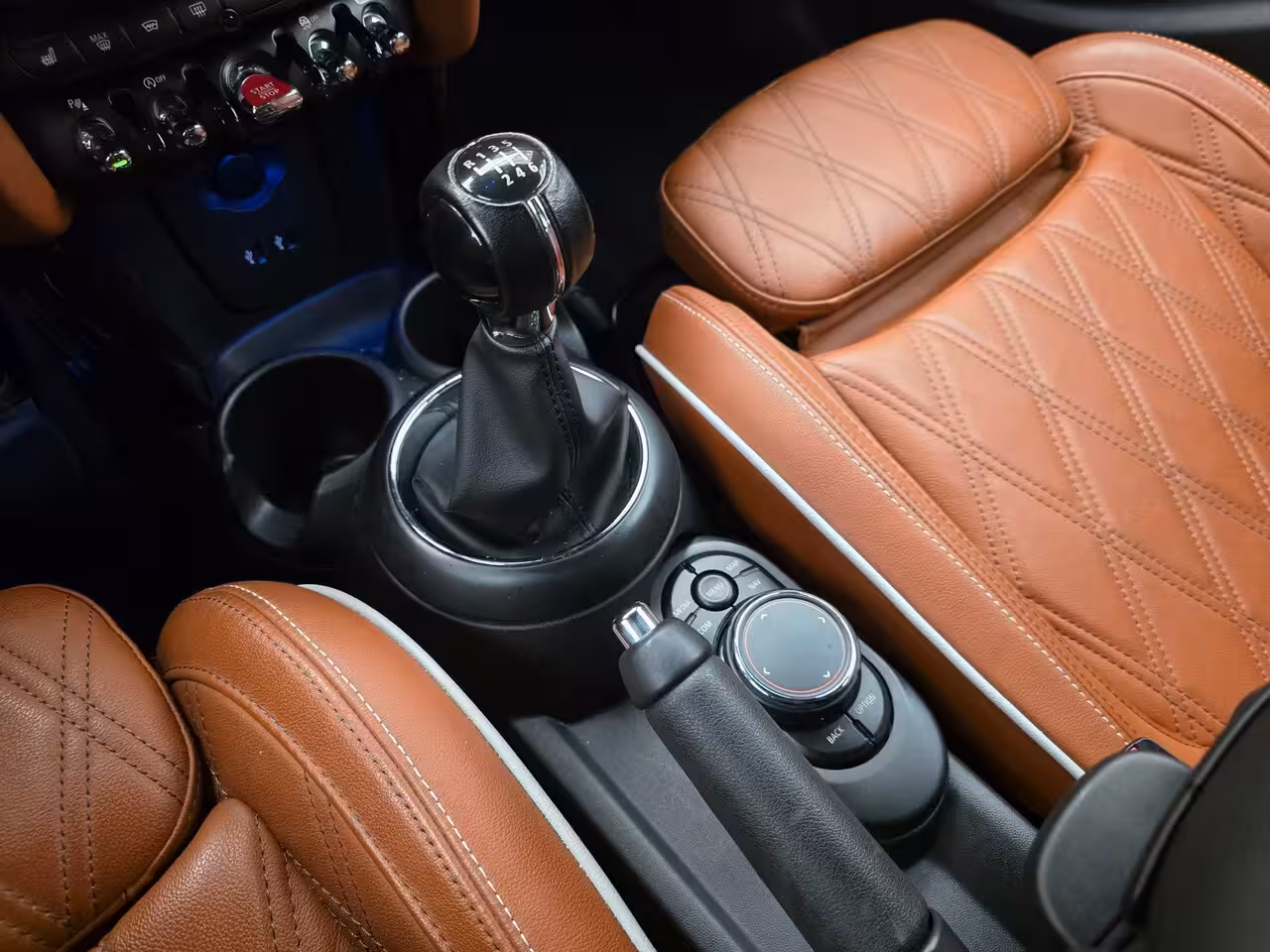 Mini 5-Deurs 1.5 Cooper Chili Luxe Lederen Bekleding | 17" Lichtmetaal | Camera | Parkeersensoren Rondo