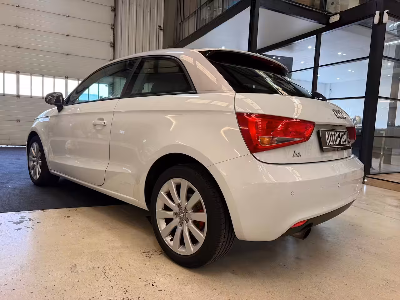 Audi A1 1.2 TFSI Ambition Nette auto Dealer onderhouden Navigatie Bluetooth verbinding Stoelverwar