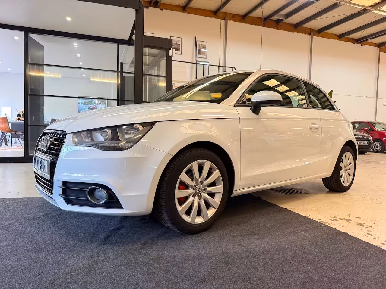 Audi A1 1.2 TFSI Ambition Nette auto Dealer onderhouden Navigatie Bluetooth verbinding Stoelverwar