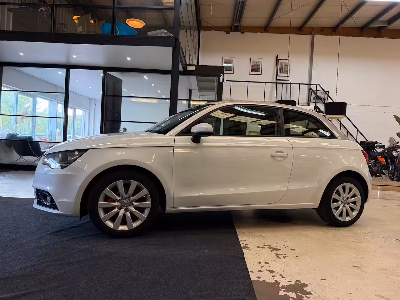 Audi A1 1.2 TFSI Ambition Nette auto Dealer onderhouden Navigatie Bluetooth verbinding Stoelverwar