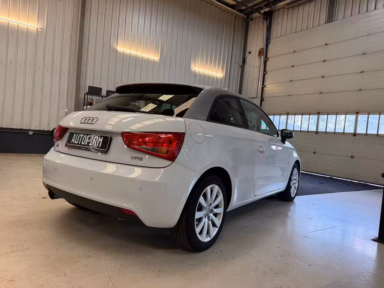Audi A1 1.2 TFSI Ambition Nette auto Dealer onderhouden Navigatie Bluetooth verbinding Stoelverwar