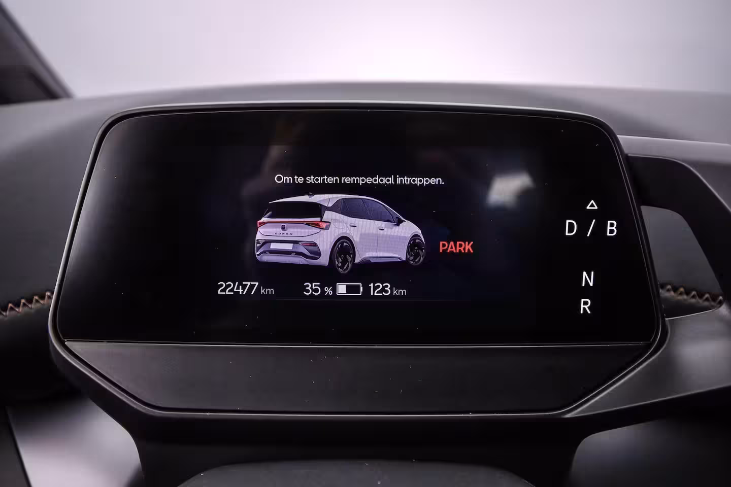 Cupra Born Adrenaline 62 kWh 204pk Automaat Adaptive cruise control, Navigatie, Stuurwiel verwarmd, A