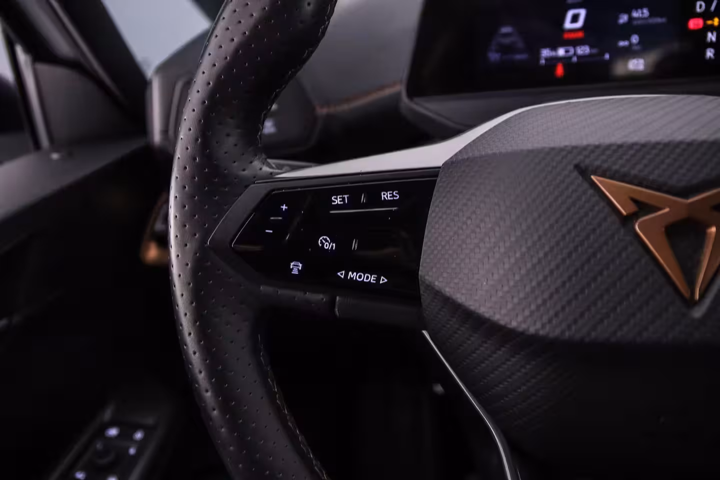 Cupra Born Adrenaline 62 kWh 204pk Automaat Adaptive cruise control, Navigatie, Stuurwiel verwarmd, A