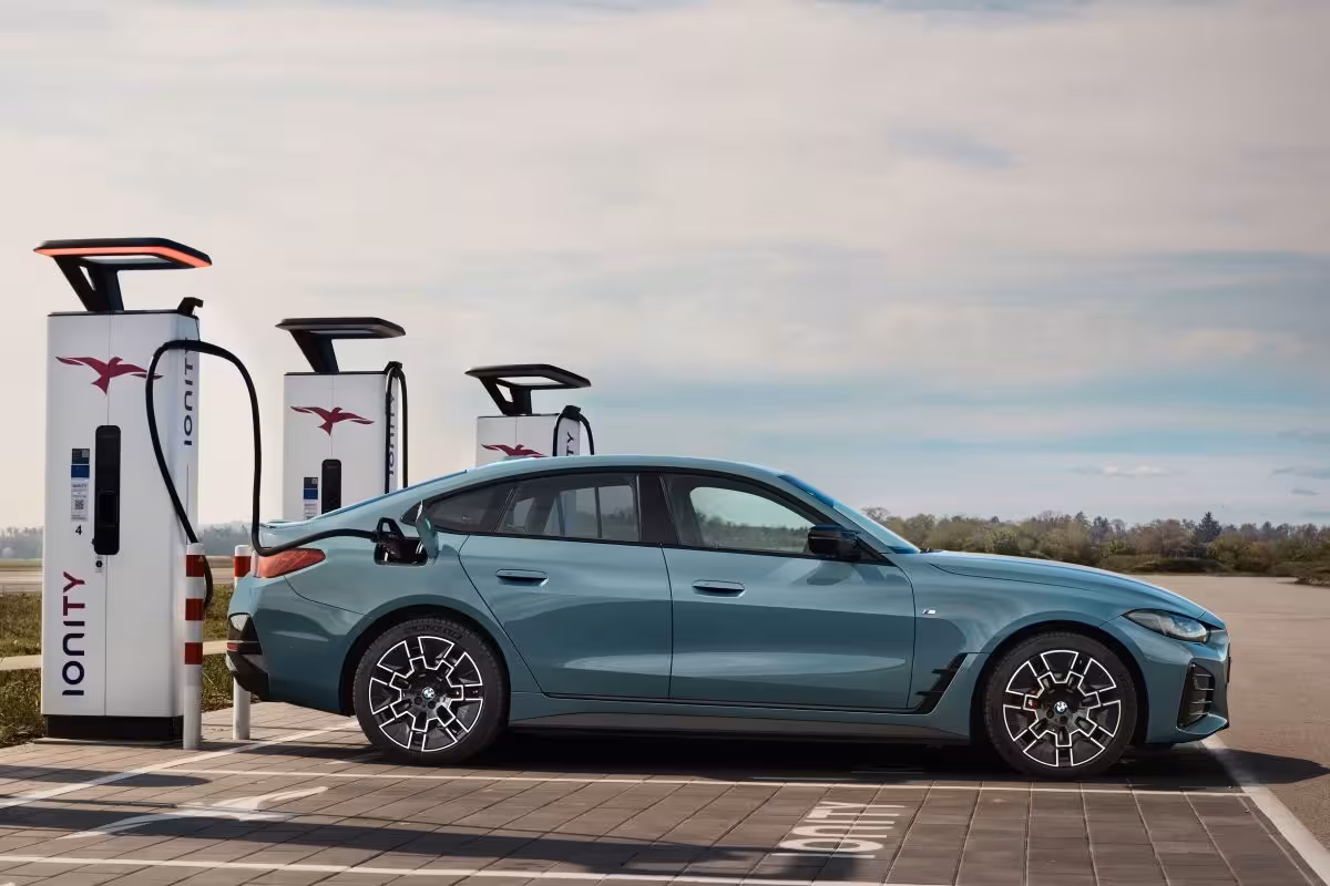 BMW i4