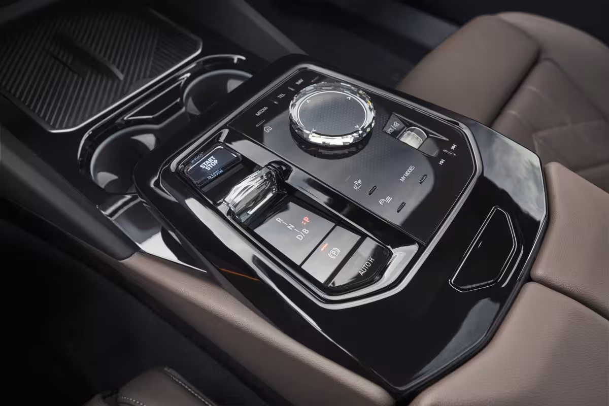 BMW i5