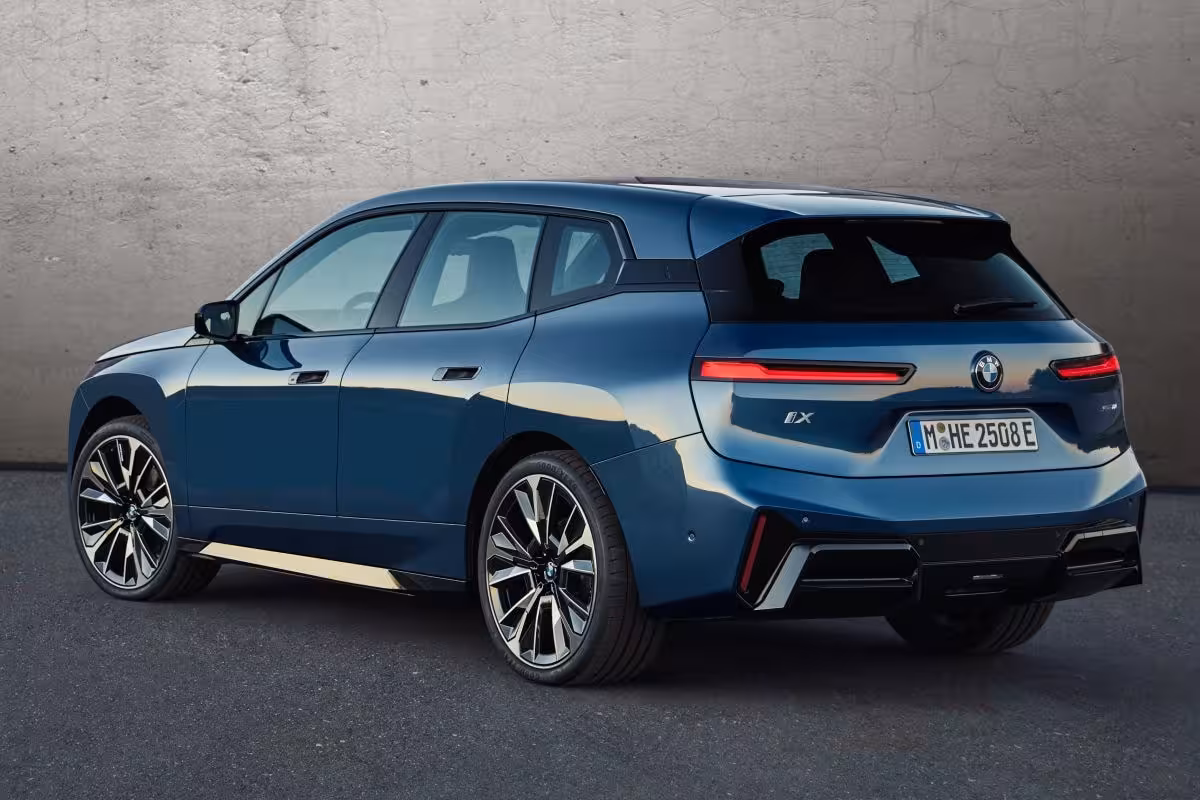 BMW iX