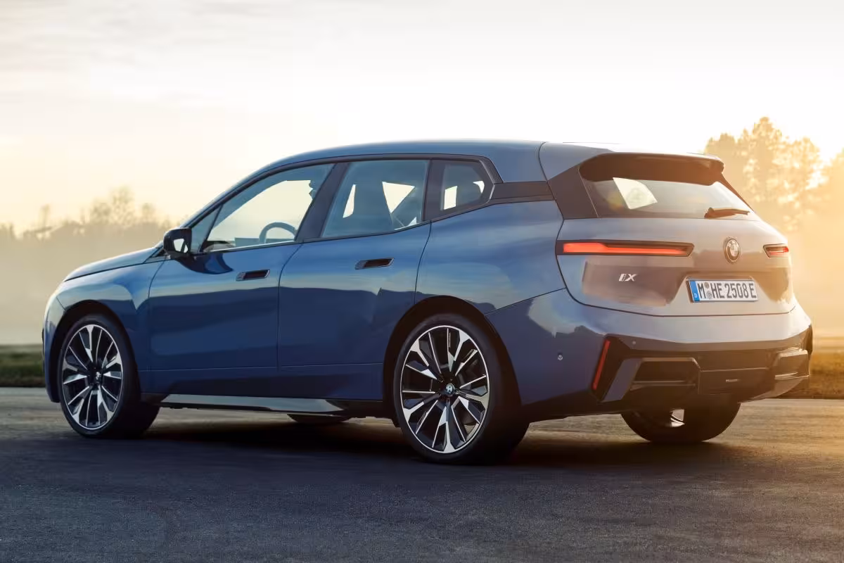 BMW iX