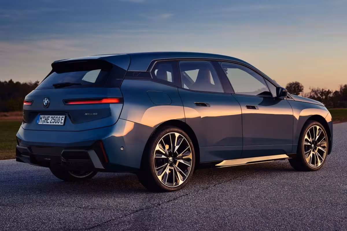 BMW iX