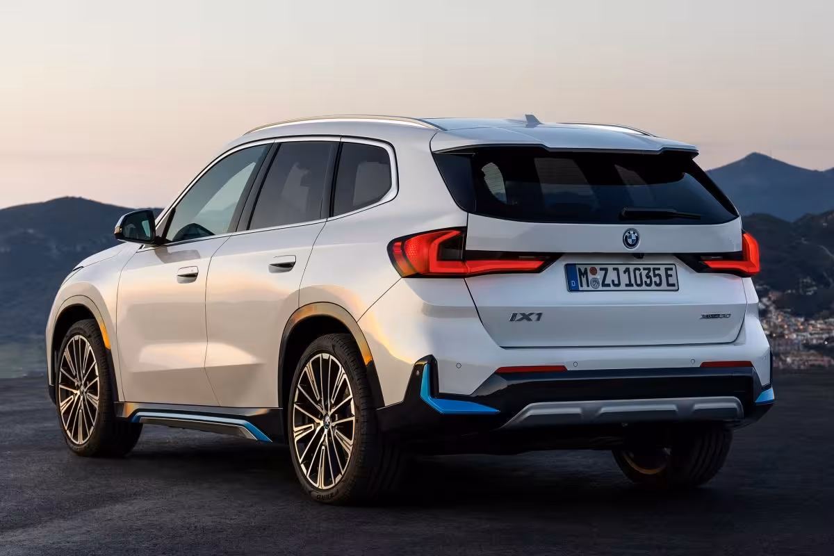 BMW iX1