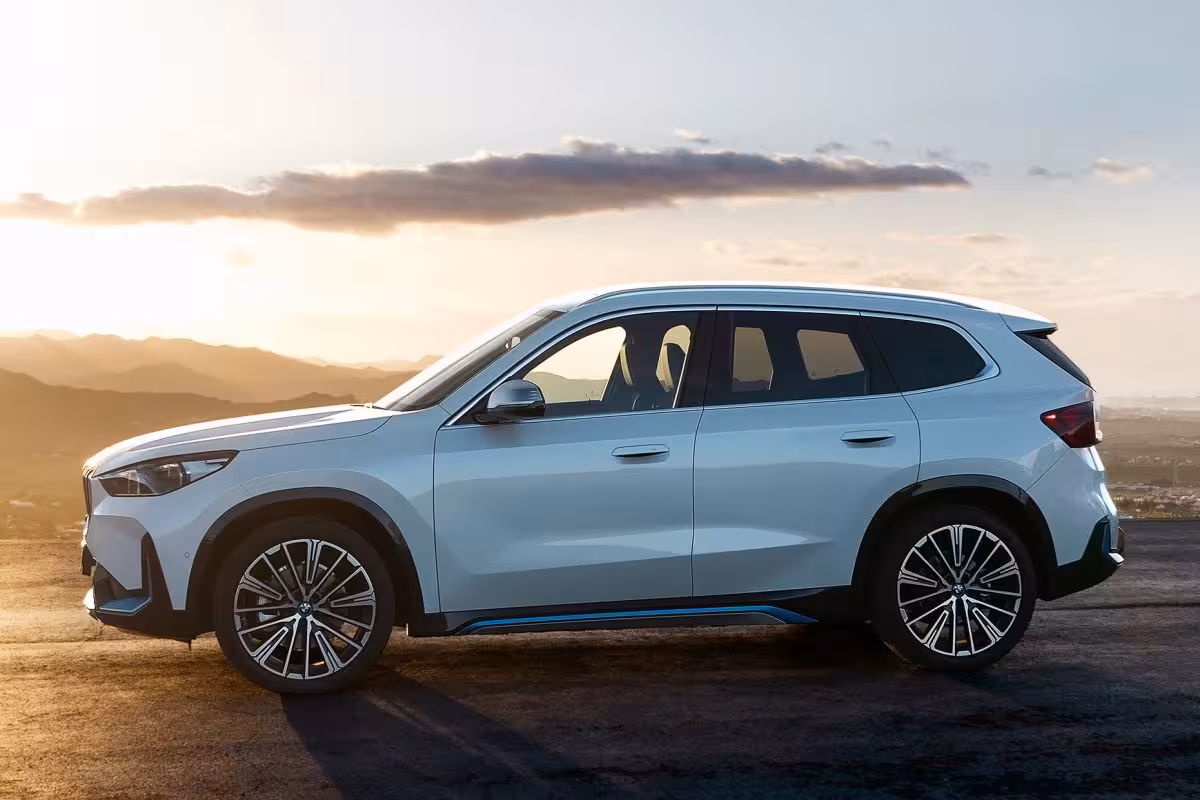 BMW iX1
