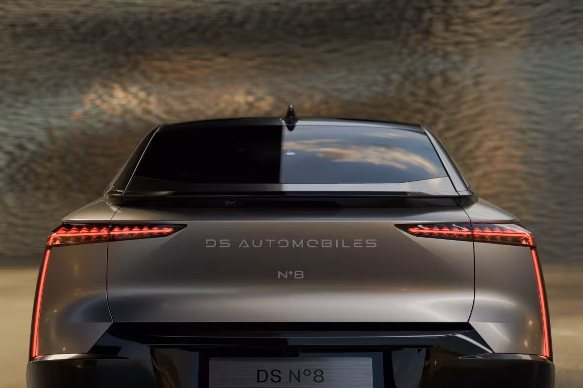 DS N°8